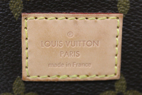 Louis Vuitton Classic Monogram Canvas Saumur 30 Messenger Bag