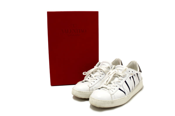 Valentino Garavani White Leather Rockstud Sneaker Size 39.5 | Italystation.com - Shop Now at italystation.com