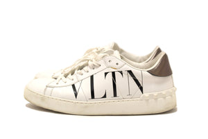 Valentino Garavani White Leather Rockstud Sneaker Size 39.5 | Italystation.com - Shop Now at italystation.com