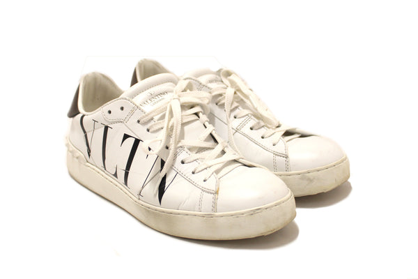 Valentino Garavani White Leather Rockstud Sneaker Size 39.5 | Italystation.com - Shop Now at italystation.com