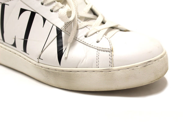 Valentino Garavani White Leather Rockstud Sneaker Size 39.5 | Italystation.com - Shop Now at italystation.com