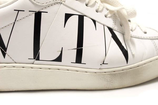 Valentino Garavani White Leather Rockstud Sneaker Size 39.5 | Italystation.com - Shop Now at italystation.com