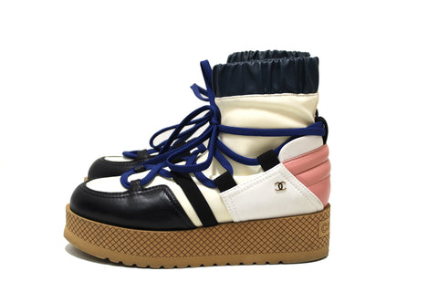 Chanel Lambskin & Mixed Fibers Ivory, Rose, Blue & Black Lace U | Italystation.com - Shop Now at italystation.com