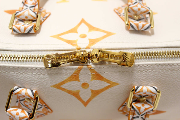 NEW Louis Vuitton Limited Edition Beige/Orange Monogram Giant By The Pool 2.0 Speedy 25 Bandouliere Bag