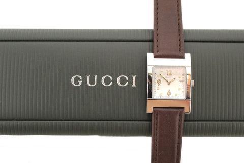 Gucci 7700L Silver Dial Brown Leather Band Date Square Quartz Wa | Italystation.com - Shop Now at italystation.com
