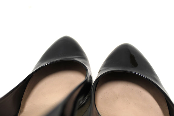 Gucci 黑色漆皮和白色橡膠高跟鞋，尺寸 39