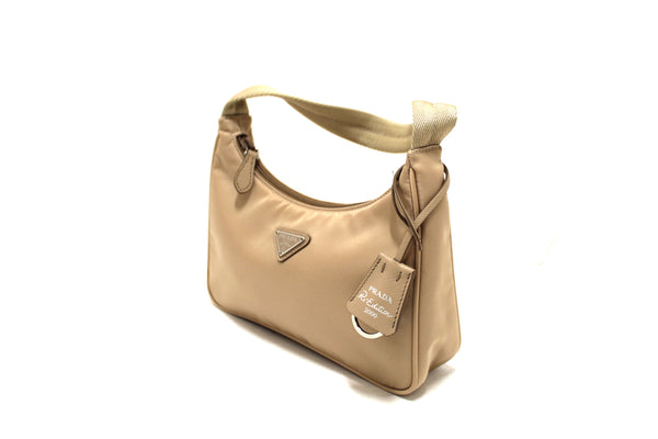 Prada Desert Beige Re-Nylon Re-Edition 2000 Mini Sh | Italystation.com - Now at italystation.com