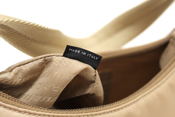 Prada Desert Beige Re-Nylon Re-Edition 2000 Mini Sh | Italystation.com - Now at italystation.com