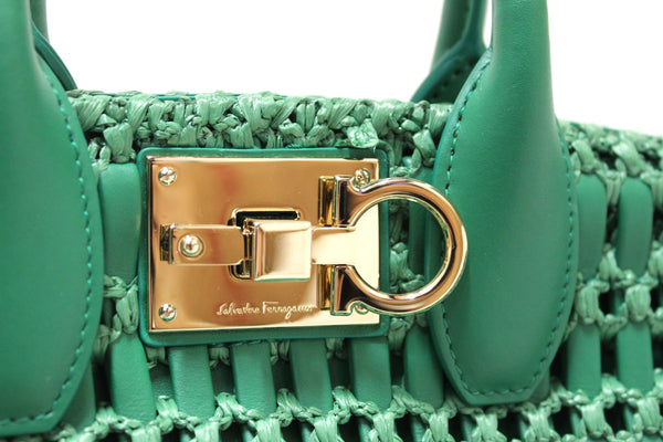 新款 Salvatore Ferragamo 綠色編織皮革和結飾拉菲草 Studio Box 托特包