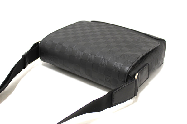 Louis Vuitton Damier Infini District PM Messenger B | Italystation.com - Now at italystation.com