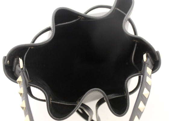 New Valentino Black Leather Small Rockstud Bucket Messenger Bag