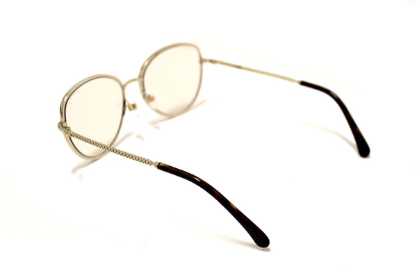 Chanel Light Gold-Tone Chain Oversize Sunglasses | Italystation.com - Shop Now at italystation.com