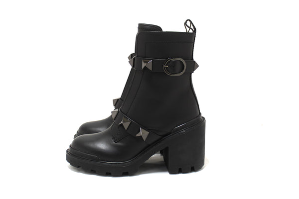New Valentino Garavani Black Leather Roman Stud Combat Ankle Boots Shoes Size 37