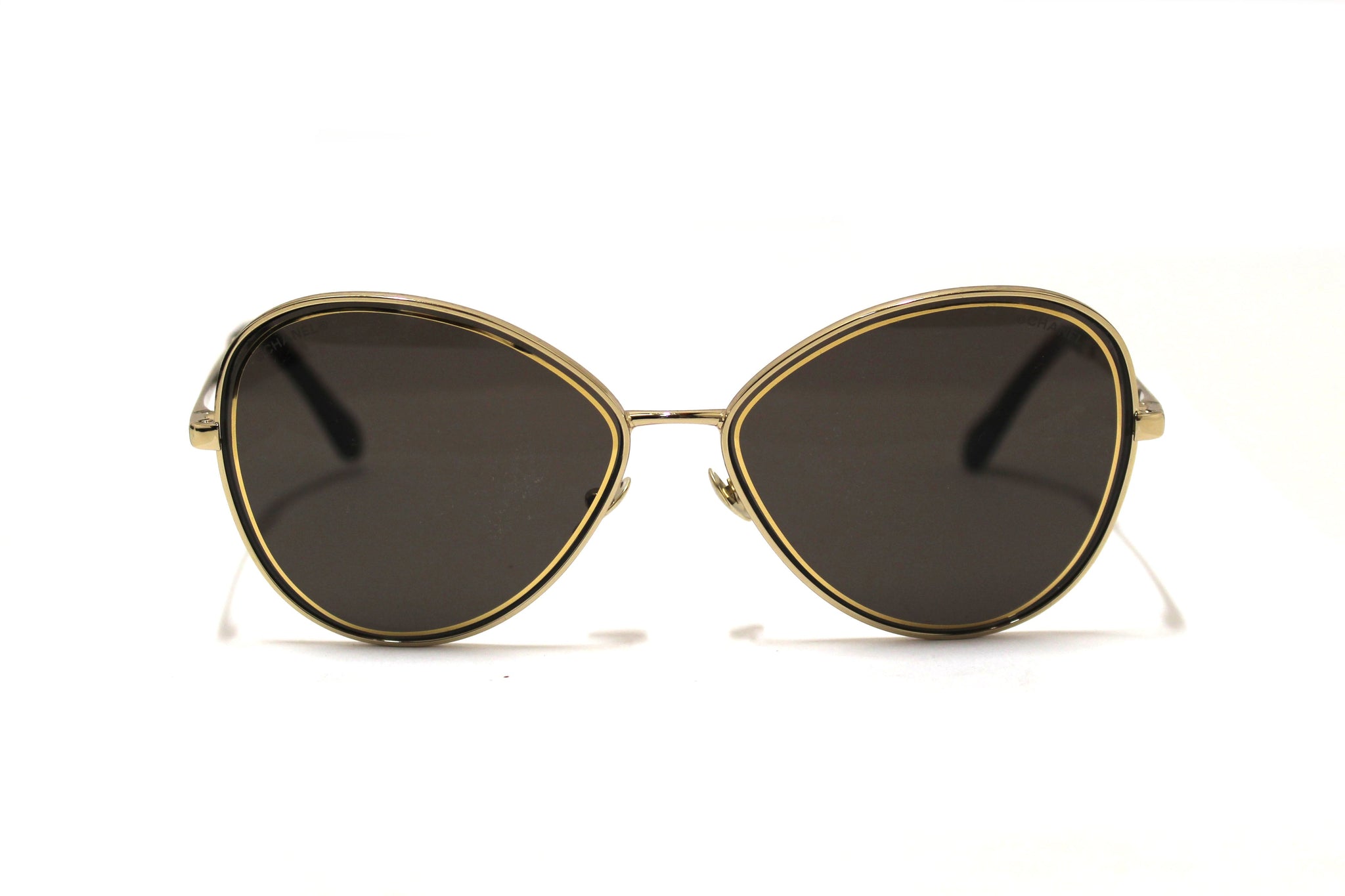 Chanel Black and Gold Oversize Sunglasses | Italystation.com - Shop Now at italystation.com