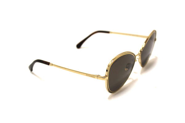 Chanel Black and Gold Oversize Sunglasses | Italystation.com - Shop Now at italystation.com