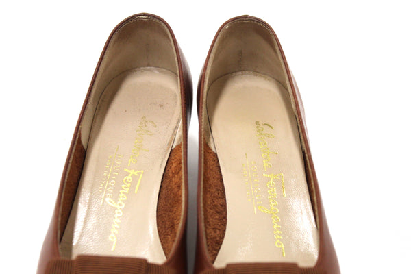 Salvatore Ferragamo Brown Vara Bow Leather Kitten Heel Pumps Size 4.5B