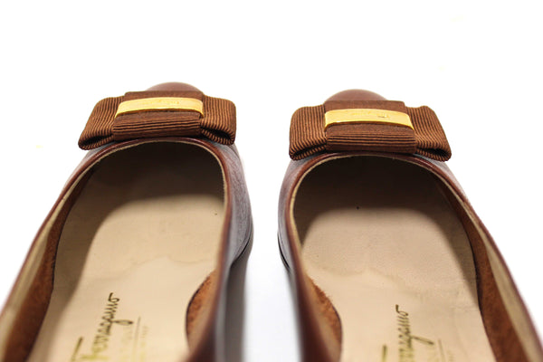 Salvatore Ferragamo Brown Vara Bow Leather Kitten Heel Pumps Size 4.5B