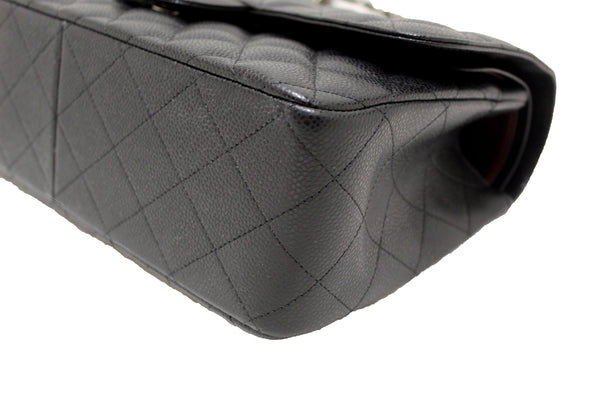 香奈兒黑色縫的魚子醬皮革經典巨型雙瓣袋