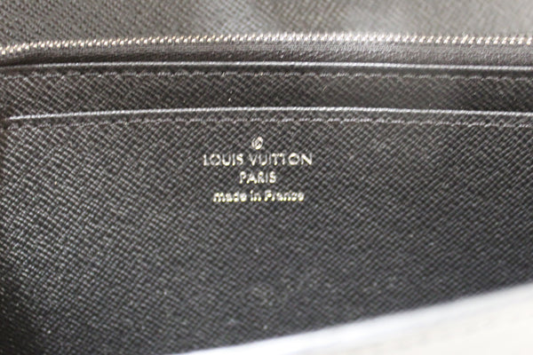 Louis Vuitton Black Epi Leather Twist Sarah Long Wallet