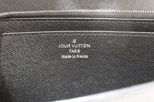 Louis Vuitton Black Epi Leather Twist Sarah Long Wallet