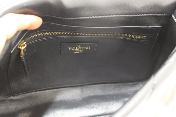 NEW Valentino Garavani Large Roman Stud Black Nappa Leather Shoulder Bag