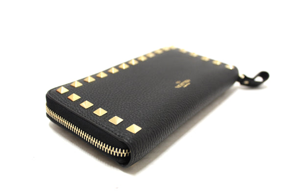 Valentino Garavani Black Calfskin Rockstud Zippered Long Wallet