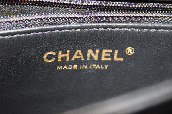 Chanel Black Chevron Lambskin Leather Medium Trendy CC Flap Shoulder Bag