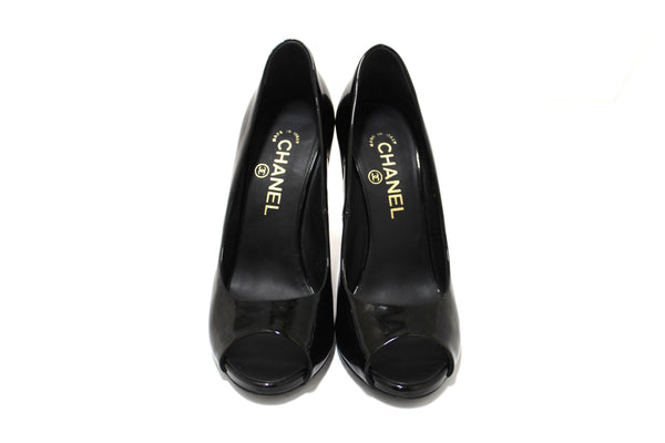 CHANEL Chanel Black Patent Leather CC Pearl Embellished Heel Peep Toe | Italystation.com - Shop Now at italystation.com