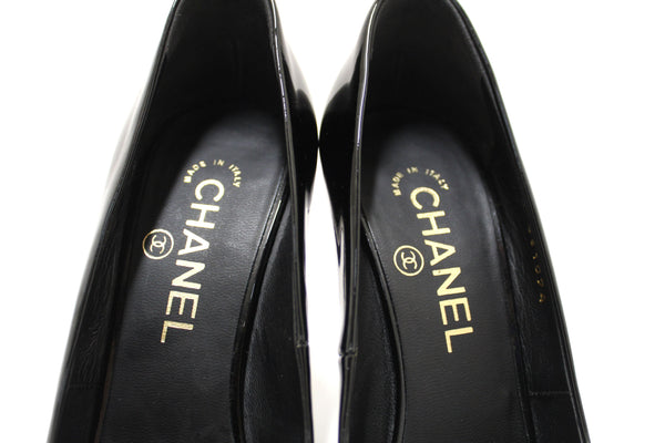 CHANEL Chanel Black Patent Leather CC Pearl Embellished Heel Peep Toe | Italystation.com - Shop Now at italystation.com