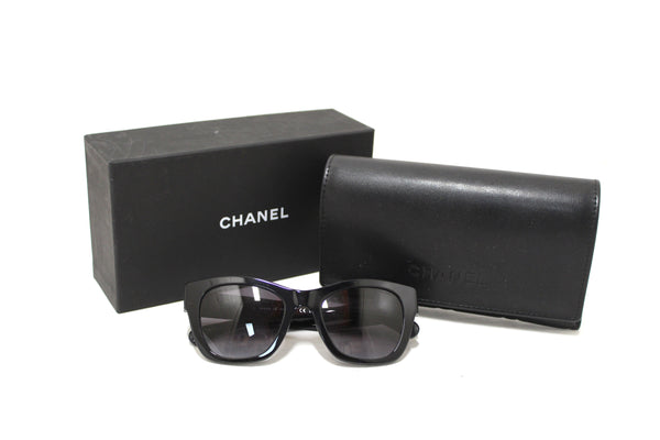 Chanel Black Polarized Charms Pearl Square Sunglass | Italystation.com - Now at italystation.com