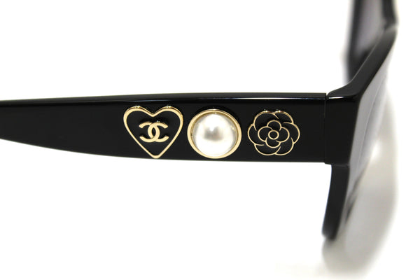 Chanel Black Polarized Charms Pearl Square Sunglass | Italystation.com - Now at italystation.com