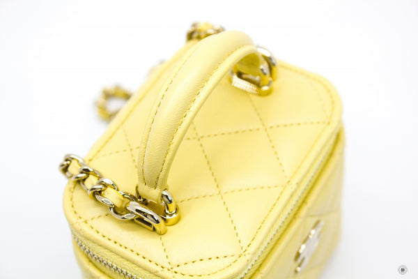 chanel-apb-small-vanity-case-calfskin-shoulder-bags-ghw-IS037033
