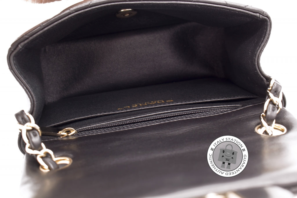 Chanel Black Lambskin Maxi Single Flap Classic Shoulder Bag