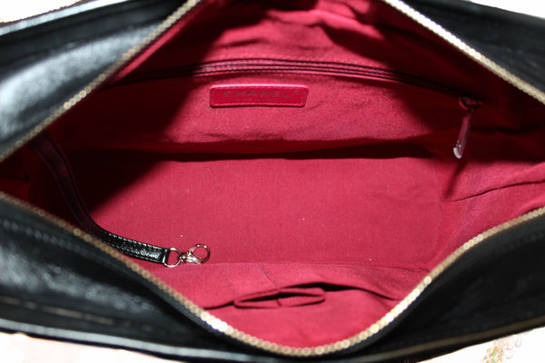 Chanel Medium Gabrielle Black Chevron Aged Calfskin Leather Hobo Bag