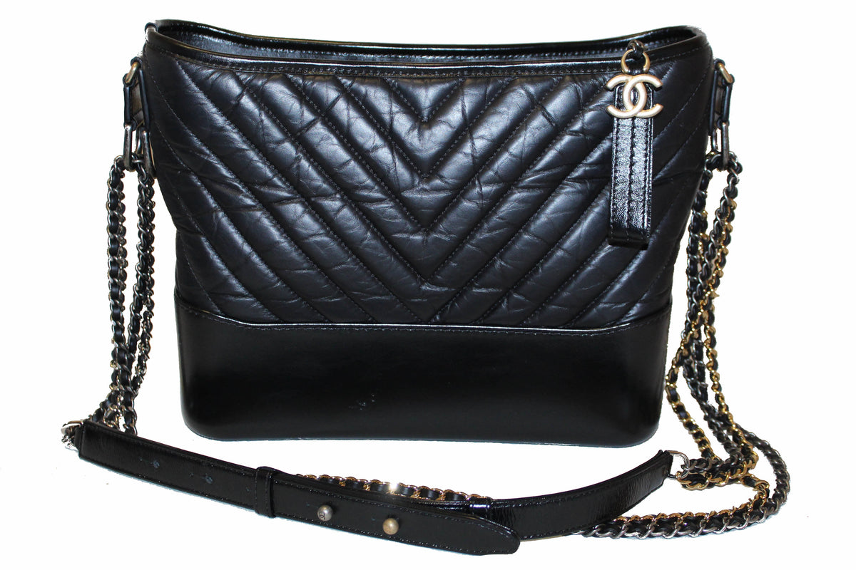 Chanel Gabrielle Chevron Shoulder Bag in Black Lambskin Leather ref.870039  - Joli Closet