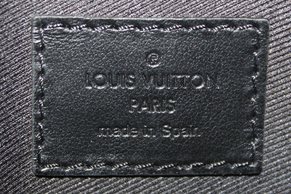 路易·威登（Louis Vuitton）會標雙扁平通信袋