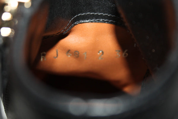 Valentino黑色皮革岩石史塔德顆粒狀小腿腳踝靴子鞋尺寸36