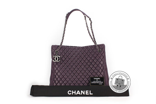 chanel-a-y-cc-shopping-bag-in-iridescent-calfskin-shoulder-bags-sbhw-IS016518