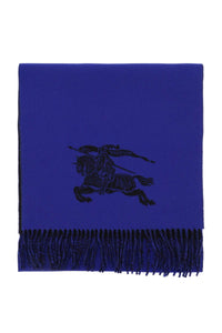 Burberry 雙面羊絨圍巾，搭配 ekd 8078785 KNIGHT BLACK