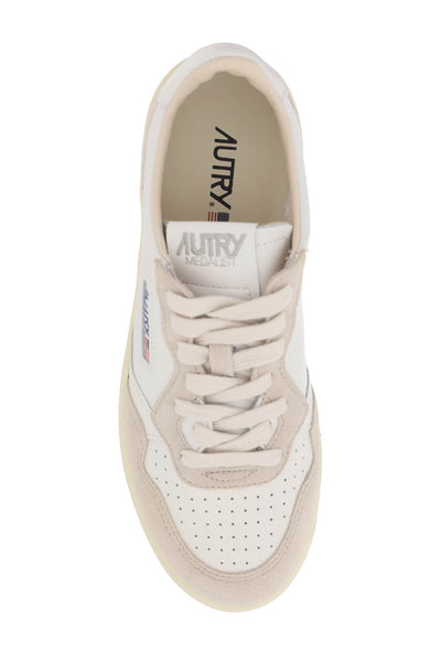 Autry 皮革獎牌低筒運動鞋 AULWVY01 WHITE SAND