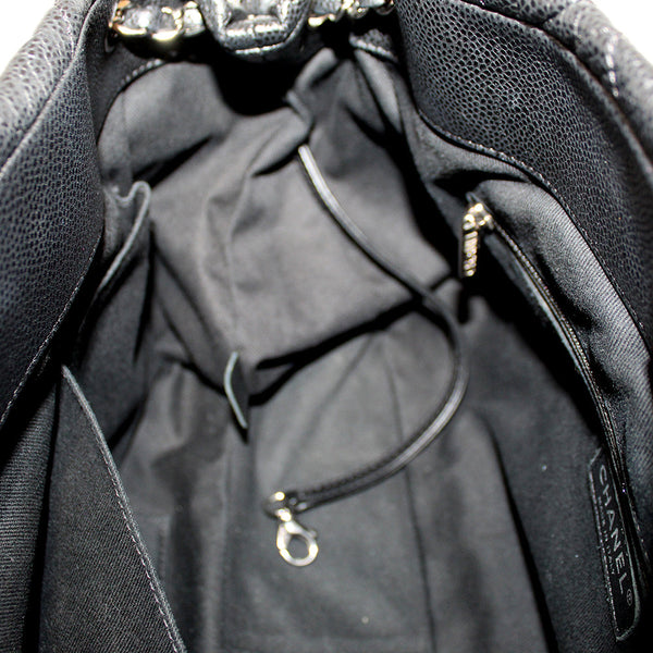香奈兒黑色縫的魚子醬皮革永恆的CC軟購物者手提袋