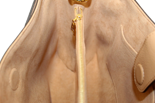 路易威登（Louis Vuitton）達米爾埃比內（Damier Ebene）帆布，帶棕色皮革河邊袋
