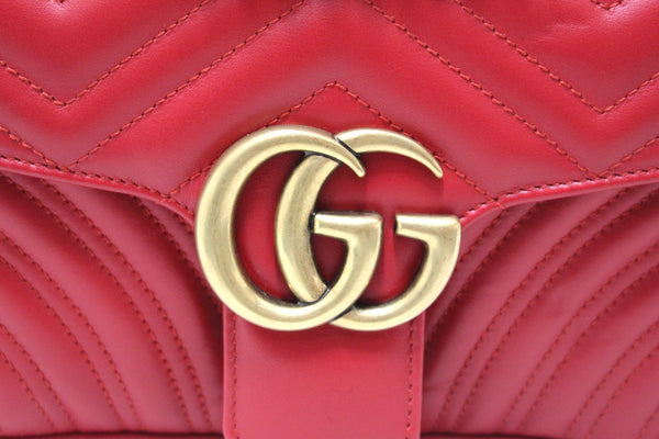 Gucci GG紅色Marmont小Matelassé皮革肩帶