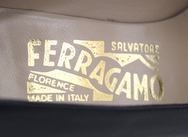 Salvatore Ferragamo黑色小牛皮革帶有黑色蜥蜴皮泵5.5b