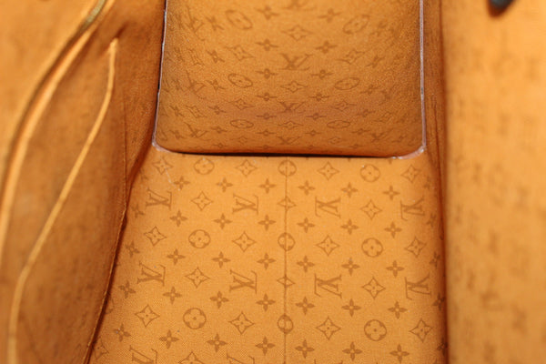 路易·威登（Louis Vuitton）限量版狡猾的會標巨頭Onthego GM手提袋