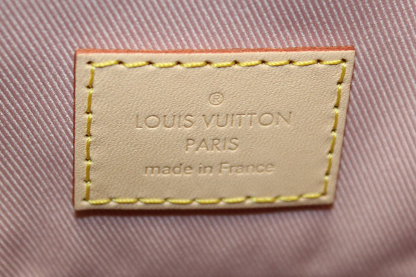 路易·威登（Louis Vuitton）達米爾·阿祖爾（Damier Azur）