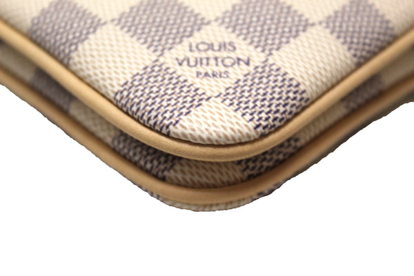 路易·威登（Louis Vuitton）達米爾·阿祖爾（Damier Azur）帆布雙拉鍊pochette