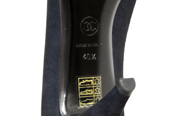 NEW Chanel Black/Navy Blue Suede Cap Toe Chain CC Pumps Size 40.5
