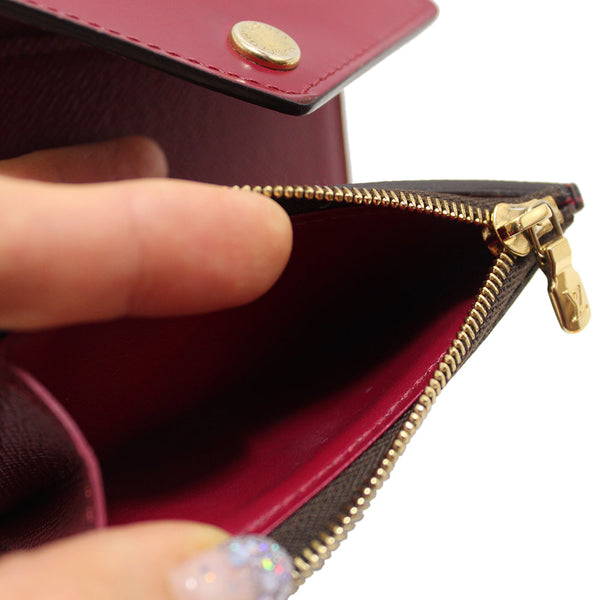 路易·威登（Louis Vuitton）經典會標紫紅色錢包