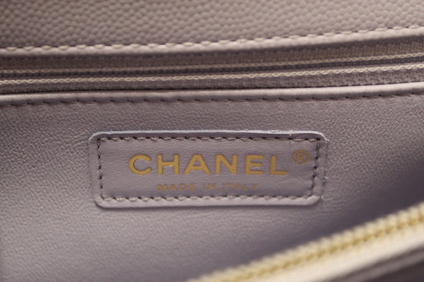 Chanel 淺紫色絎縫魚子醬皮革中型 CoCo 手柄蓋蓋包